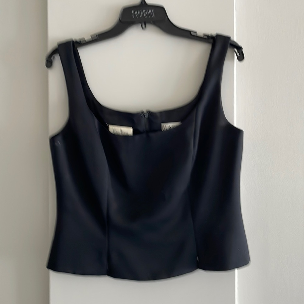 Sexy evening top in fitting detail fir a curvy look